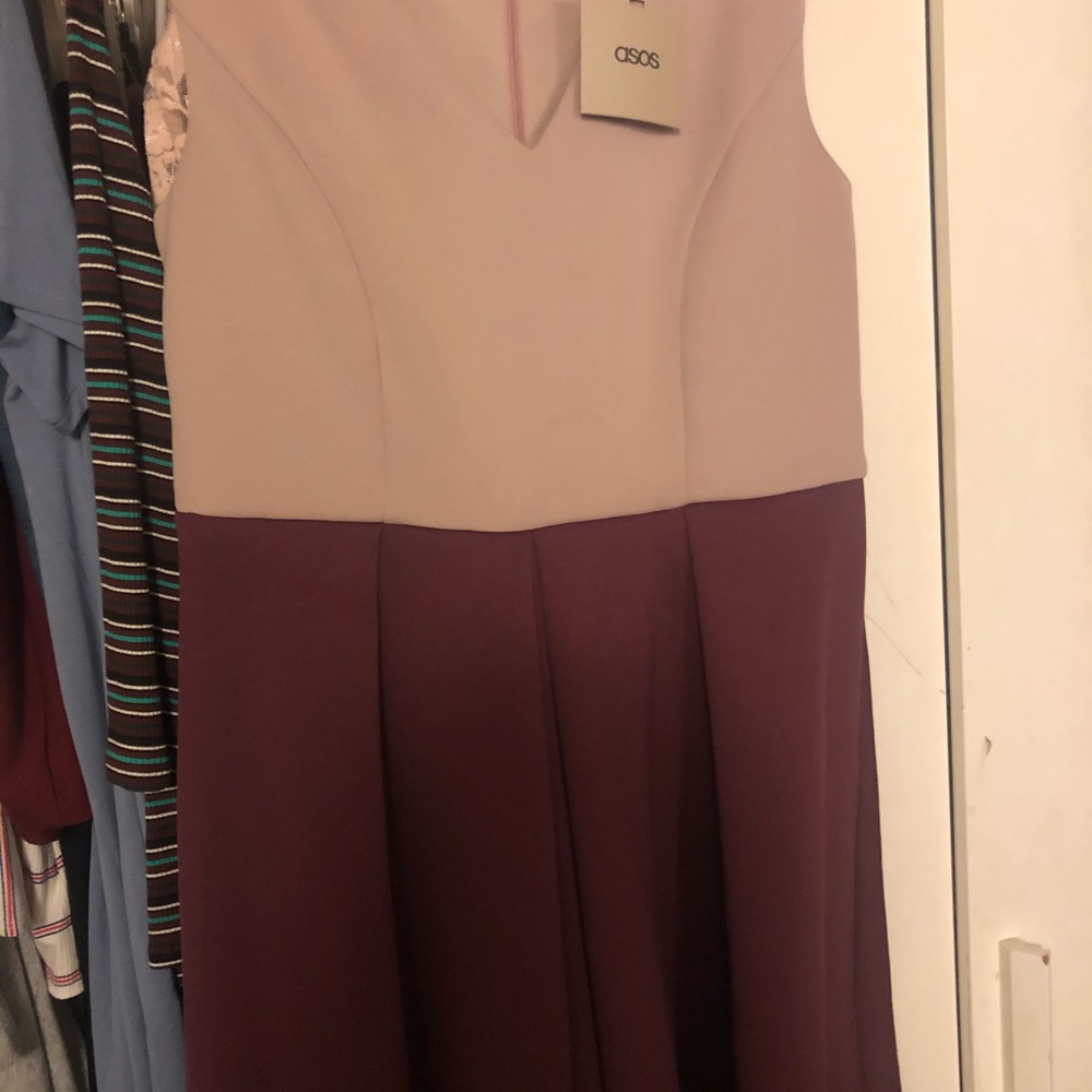 Woman’s dress - Picture 3 of 3
